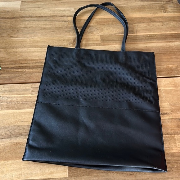 SAKS FIFTH AVENUE ⭐️  tote - Picture 2 of 4